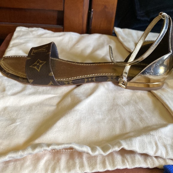 COPY - Louis Vuitton sandals - Picture 2 of 3